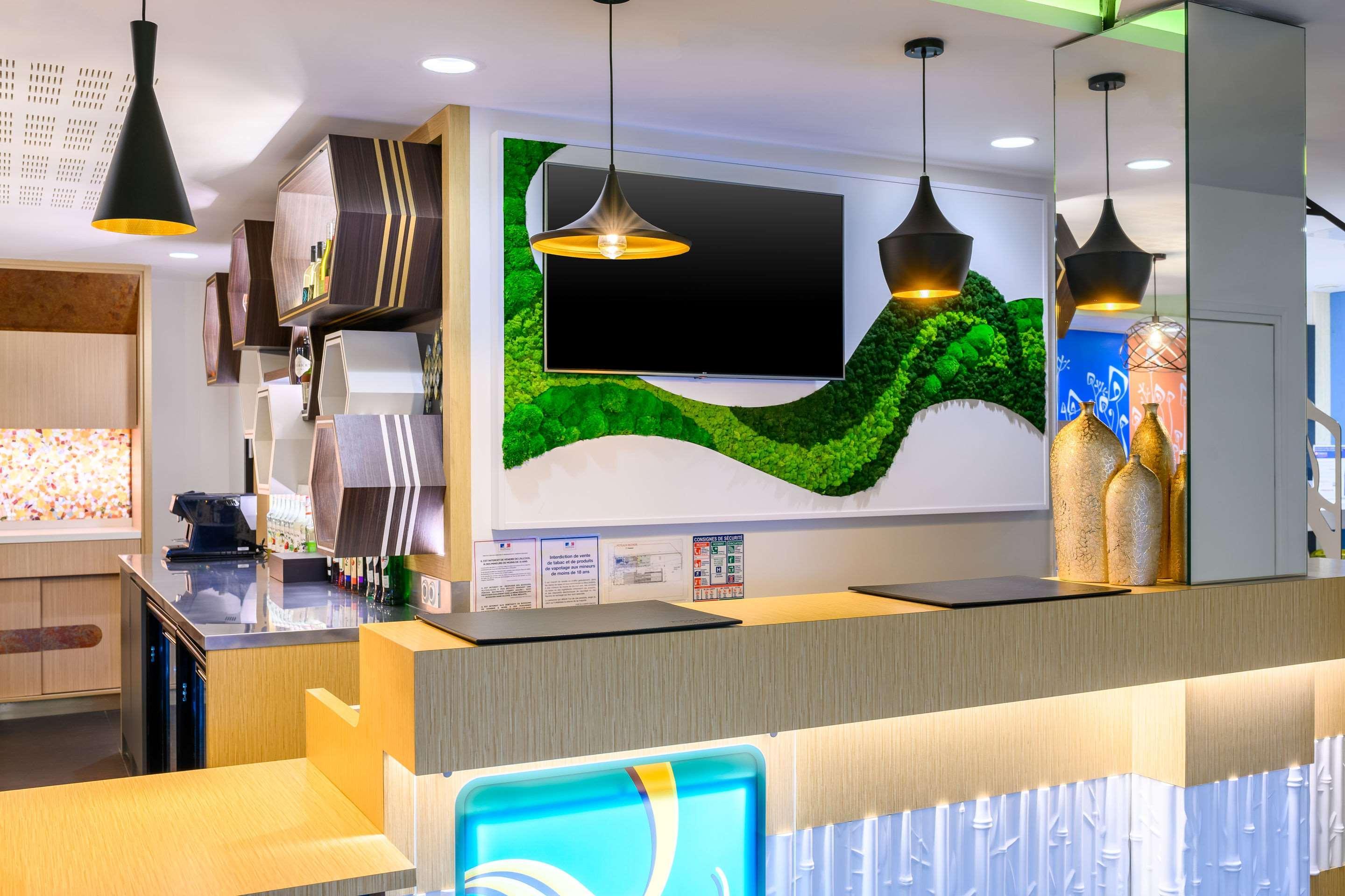 Kyriad Prestige Amiens Poulainville - Hotel And Spa Екстериор снимка