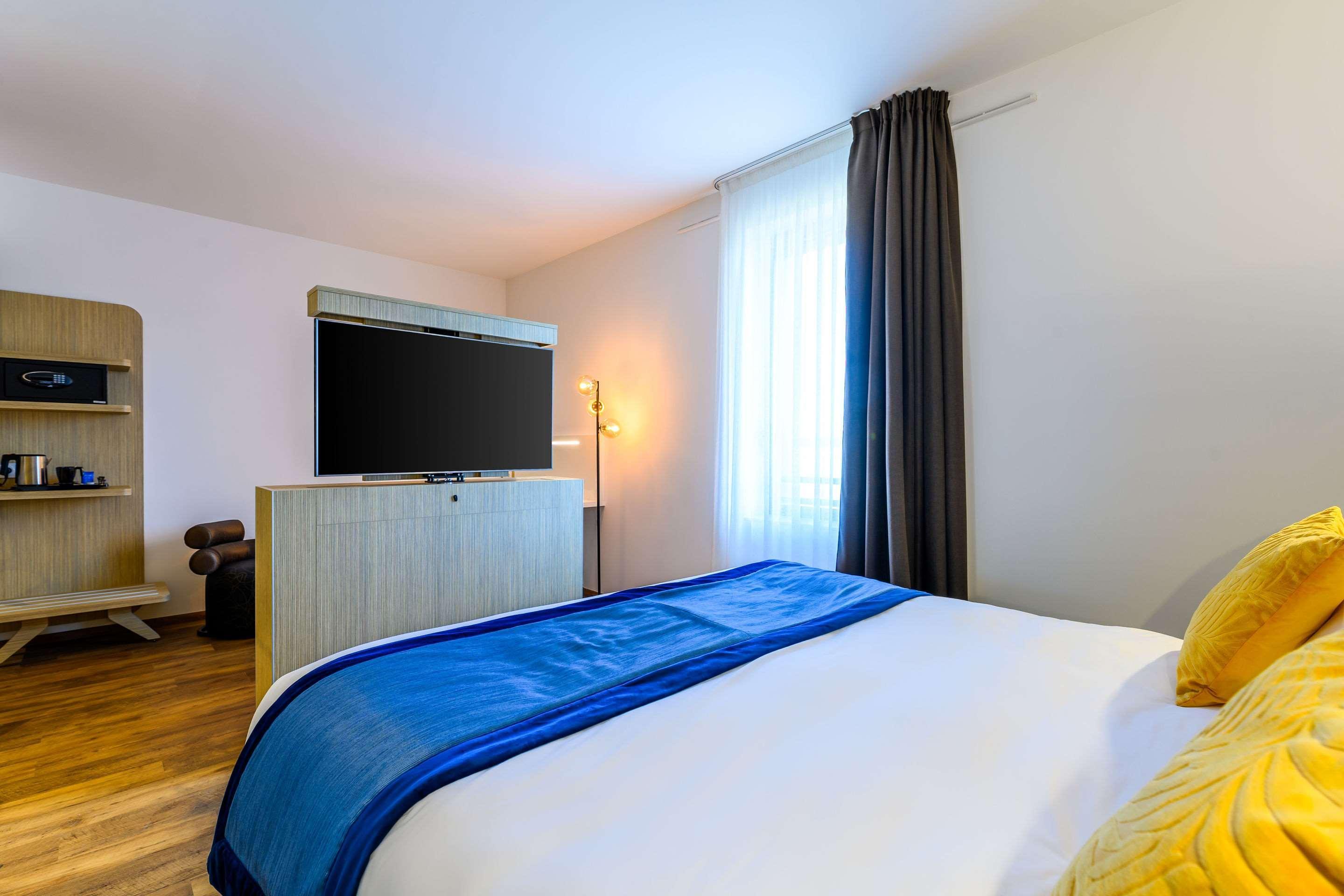 Kyriad Prestige Amiens Poulainville - Hotel And Spa Екстериор снимка