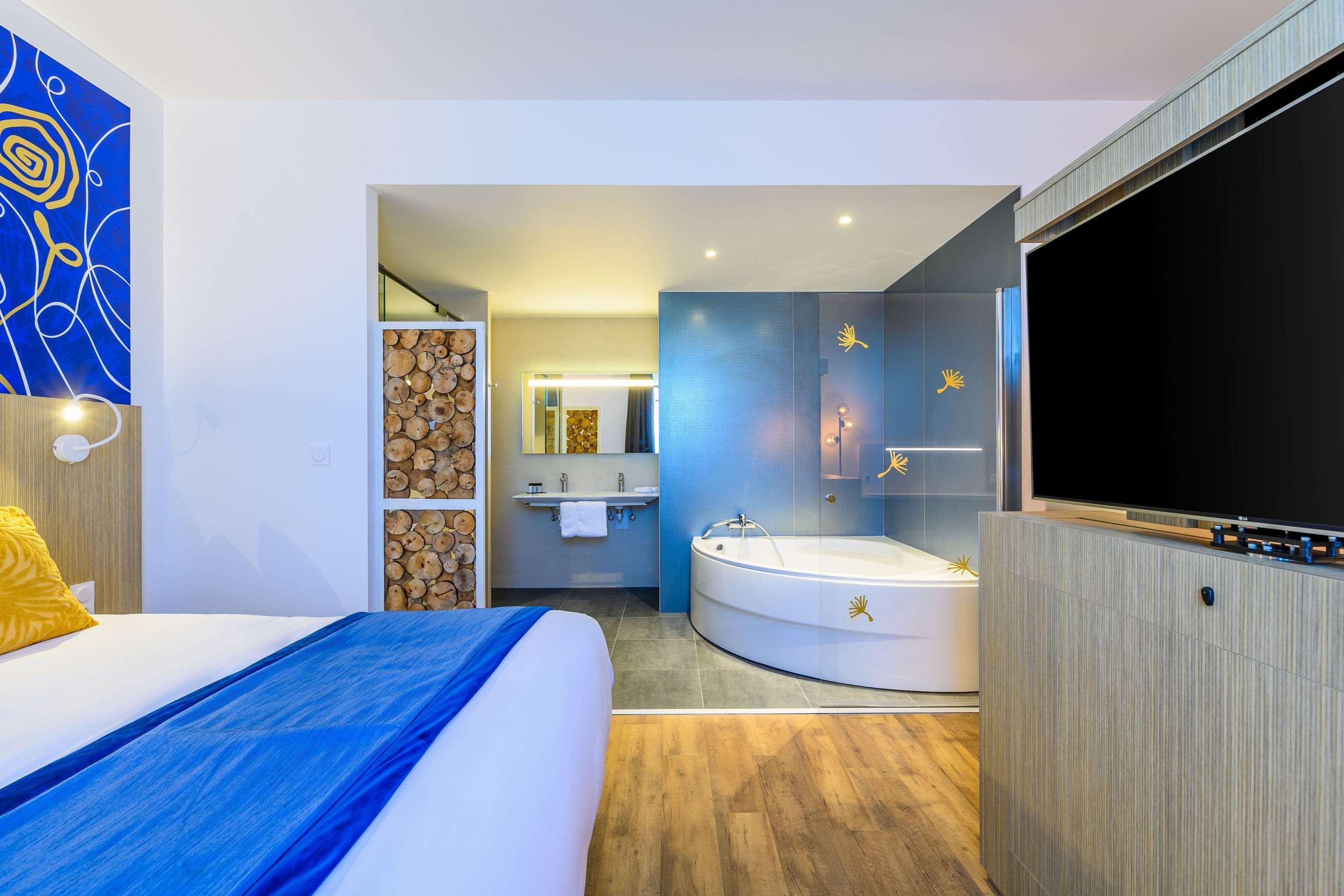 Kyriad Prestige Amiens Poulainville - Hotel And Spa Екстериор снимка