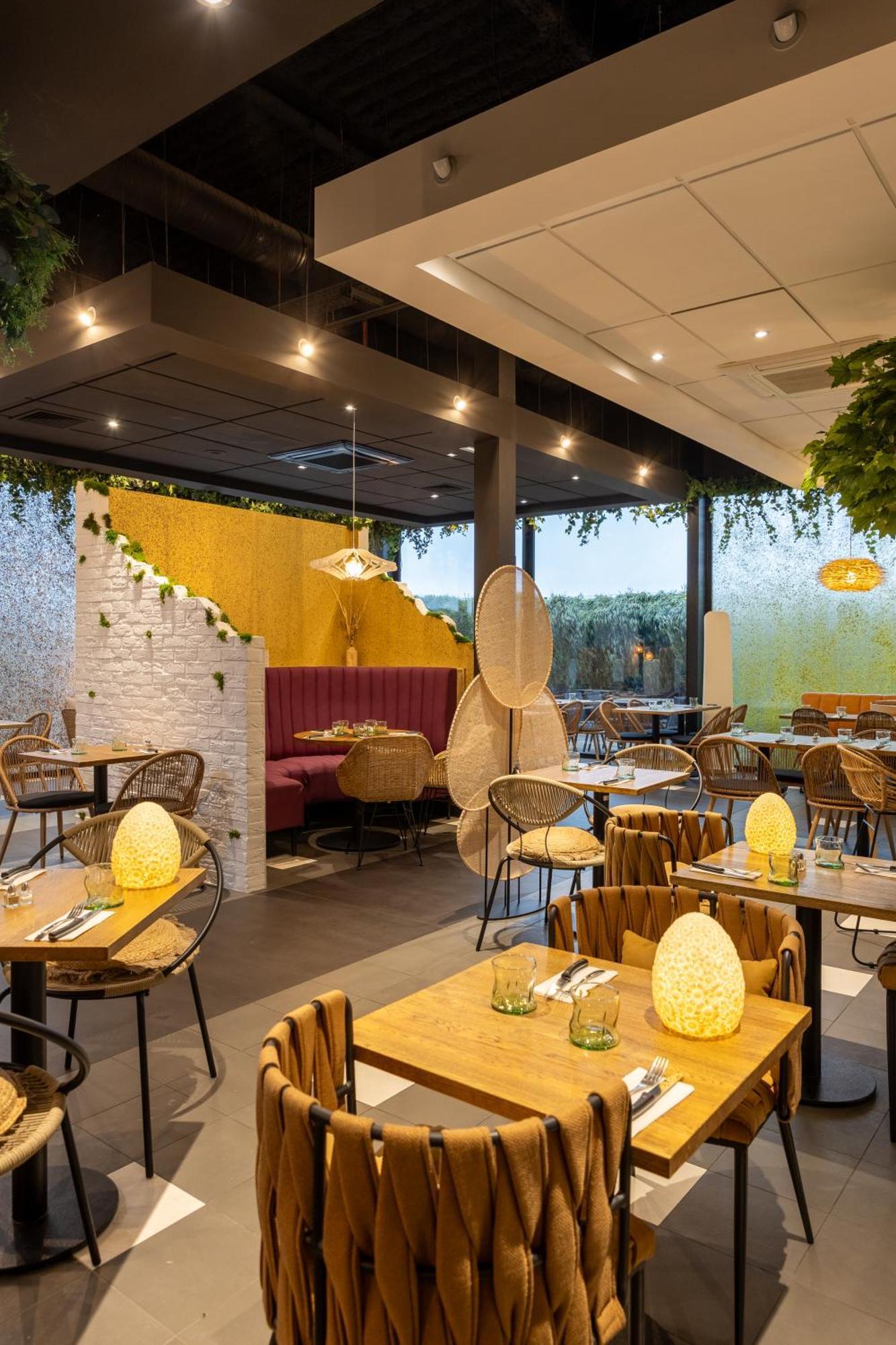 Kyriad Prestige Amiens Poulainville - Hotel And Spa Екстериор снимка